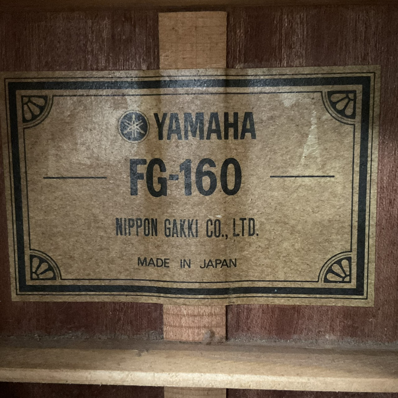 กีต้าร์โปร่ง YAMAHA : FG-160