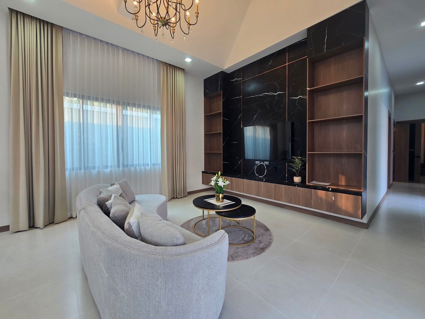 พรีเซลล์ พลูวิลล่าพัทยา บ้านมือ1 ซอยสยามคันทรีคลับ 3 ห้องนอน 4 ห้องน้ำ ตกแต่งพร้อมอยู่