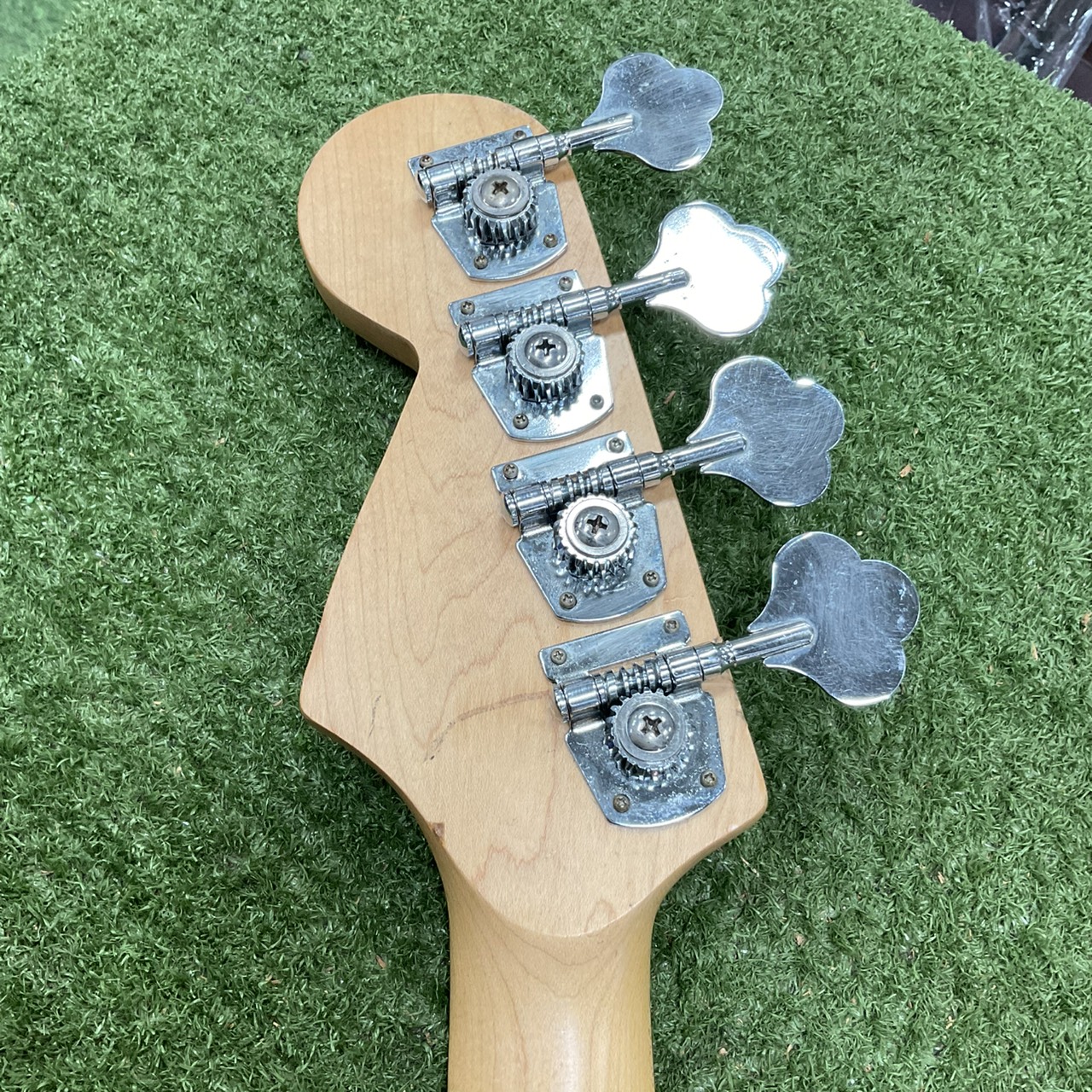 กีต้าร์เบส FORMESTAR