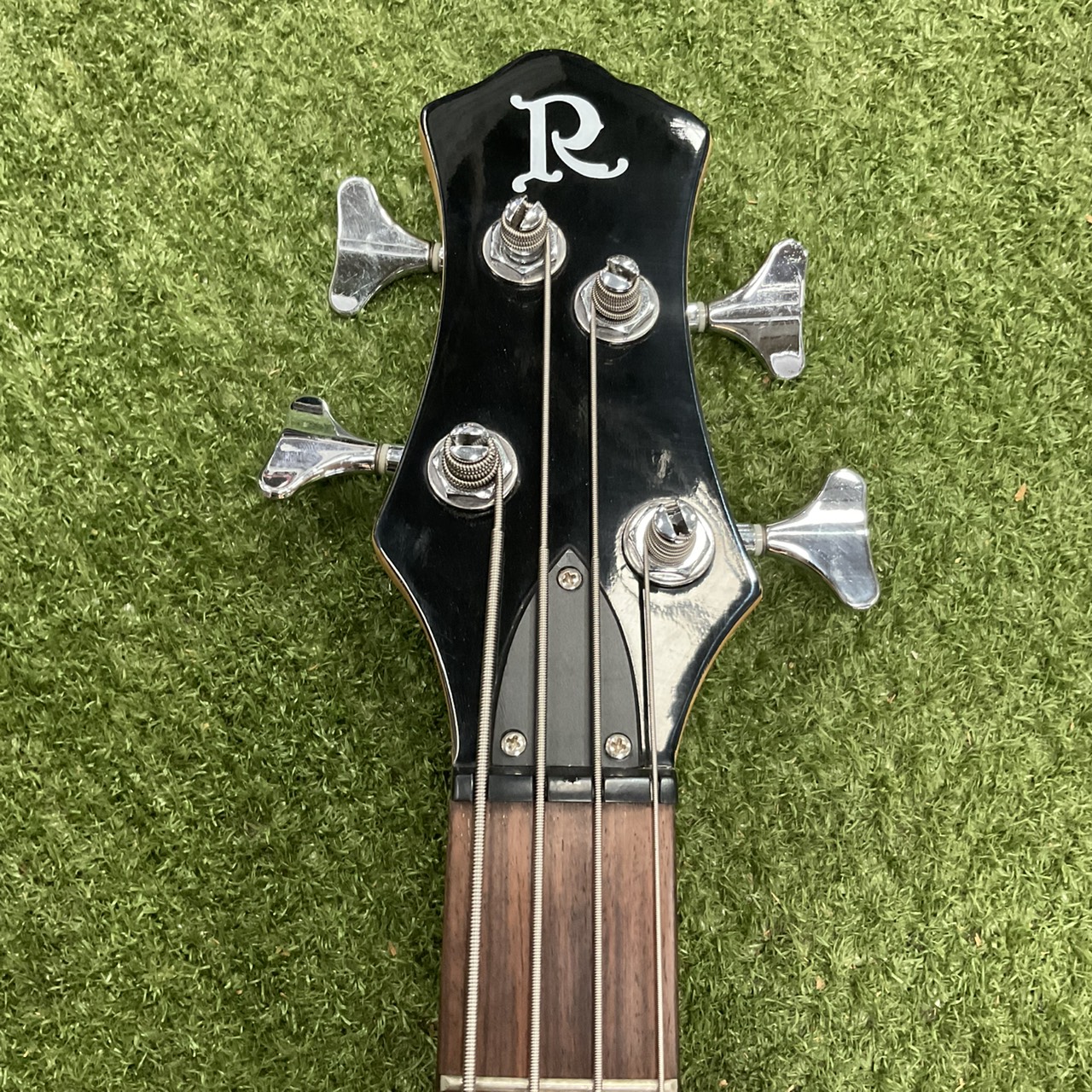 กีต้าร์เบส R