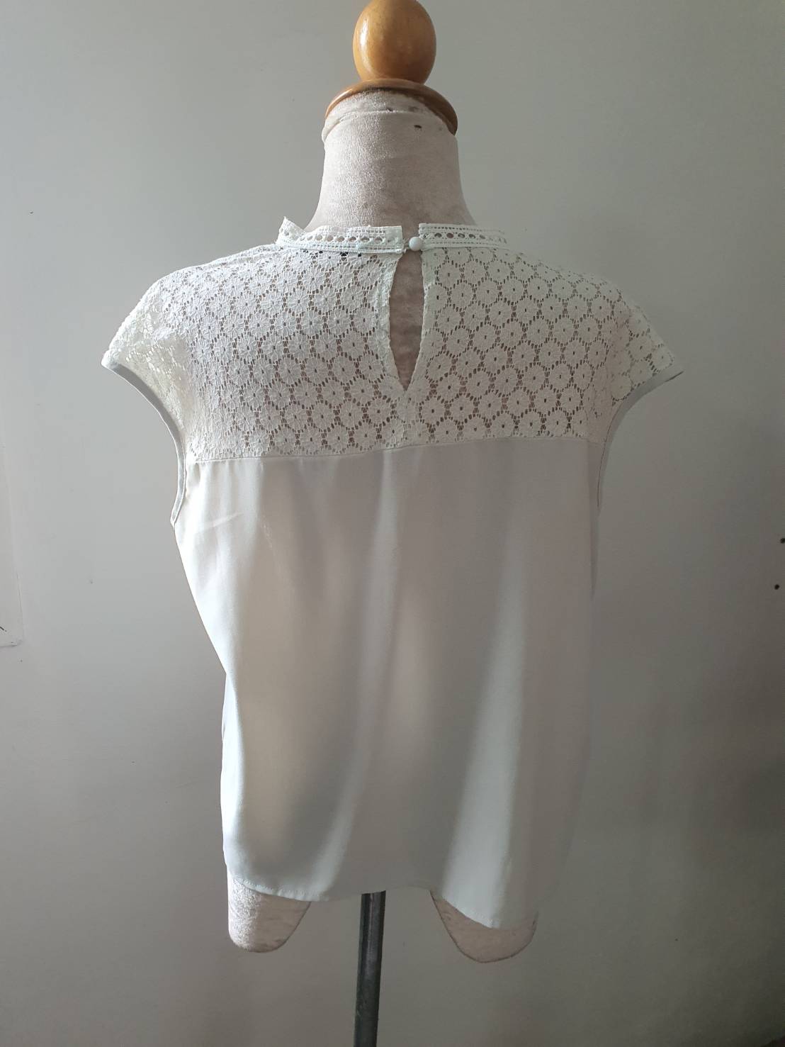 FF06491 เสื้อผ้ามือสอง ประดับด้วยลูกไม้ shein อก 40 นิ้ว