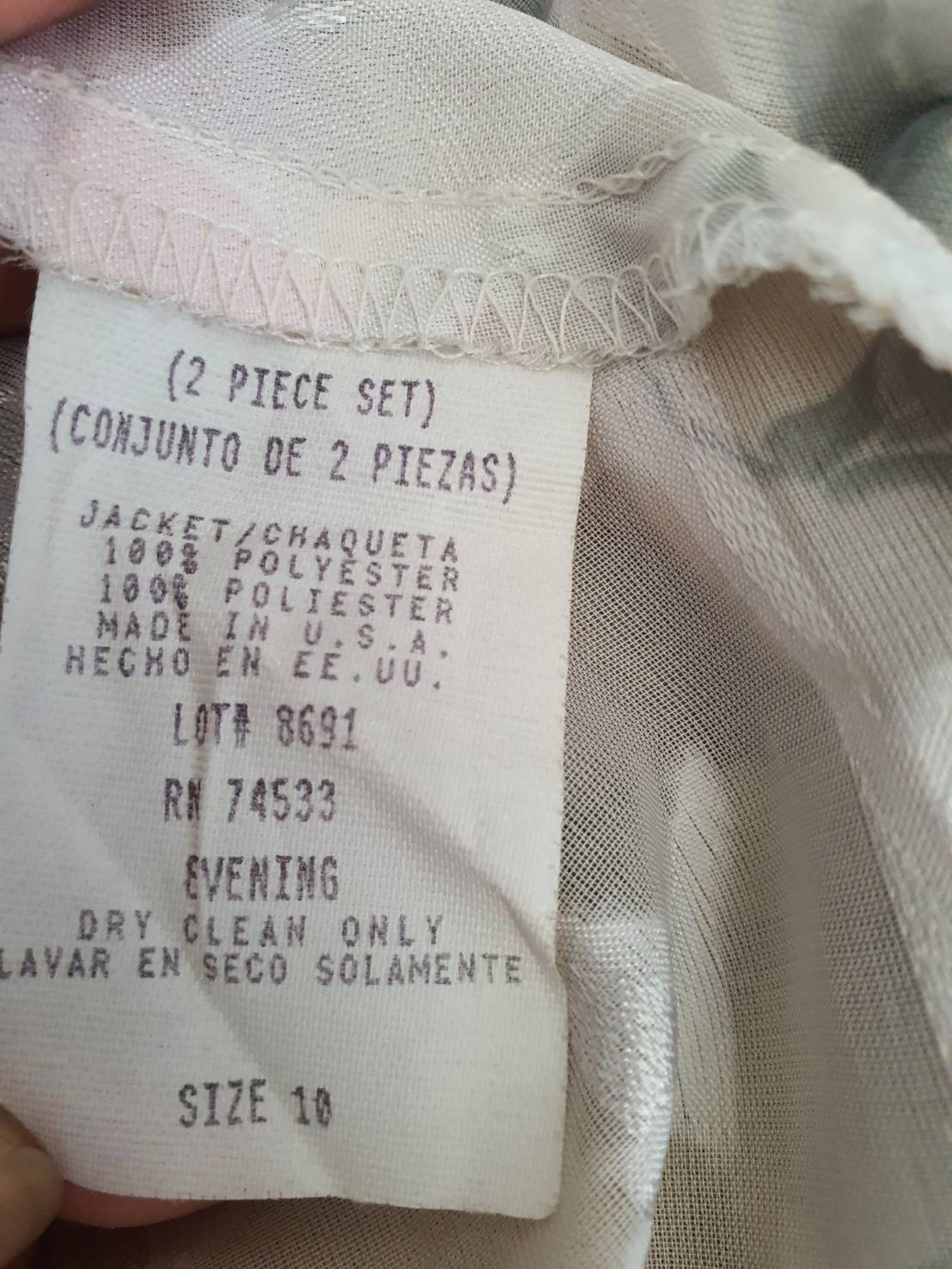 ขายแล้ว FF05387 เสื้อคลุมมือสอง ลายดอกไม้ made in usa อก free-50 นิ้ว