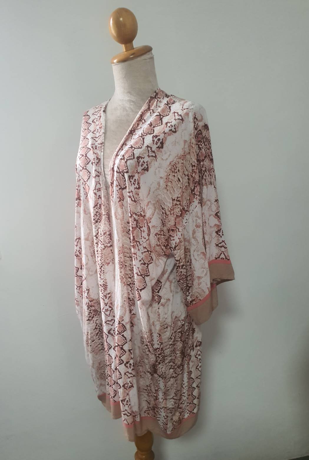 FF06425 เสื้อคลุม มือสอง ลวดลายสวยๆ อก free
