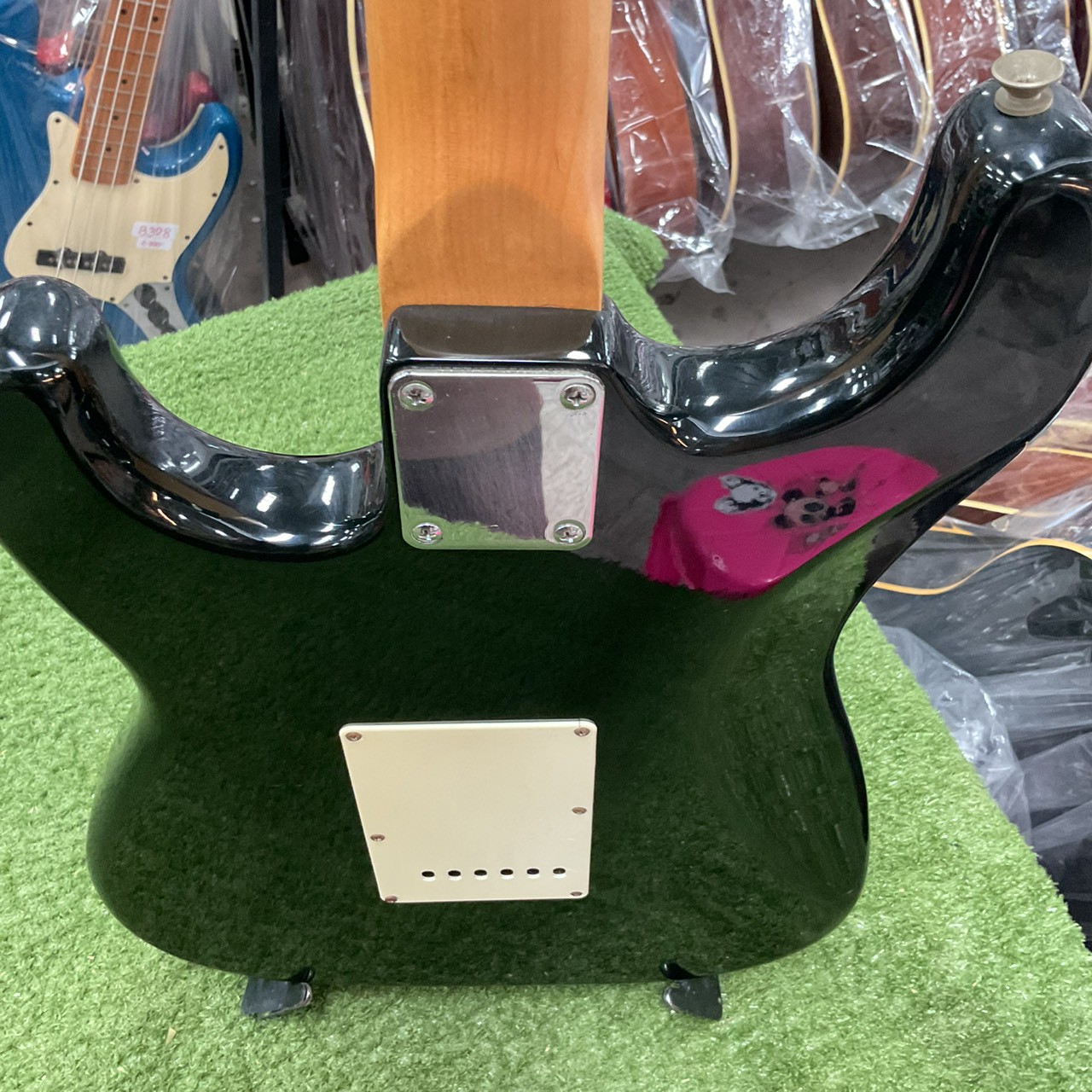 กีต้าร์ไฟฟ้า Maison