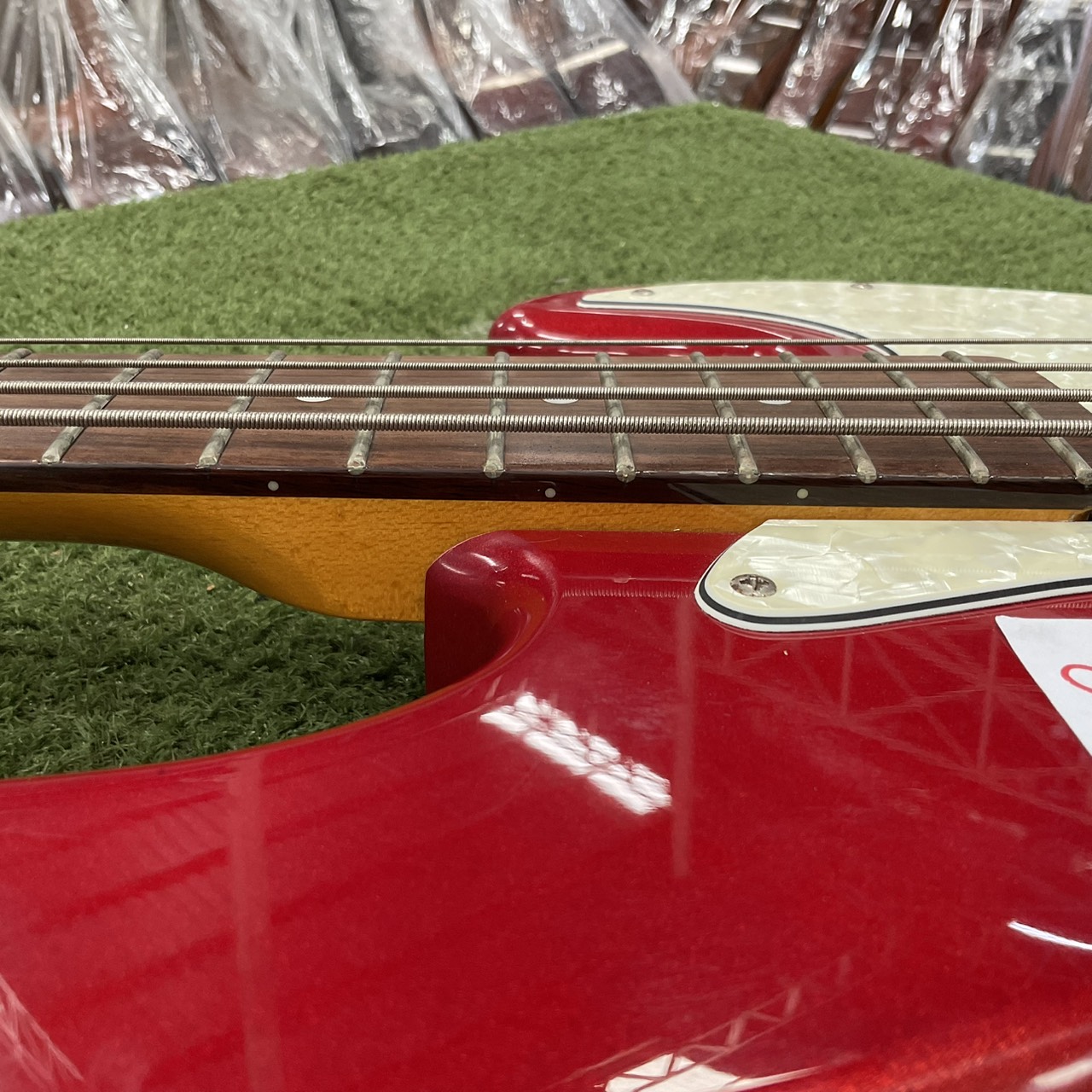 กีต้าร์เบส Legend