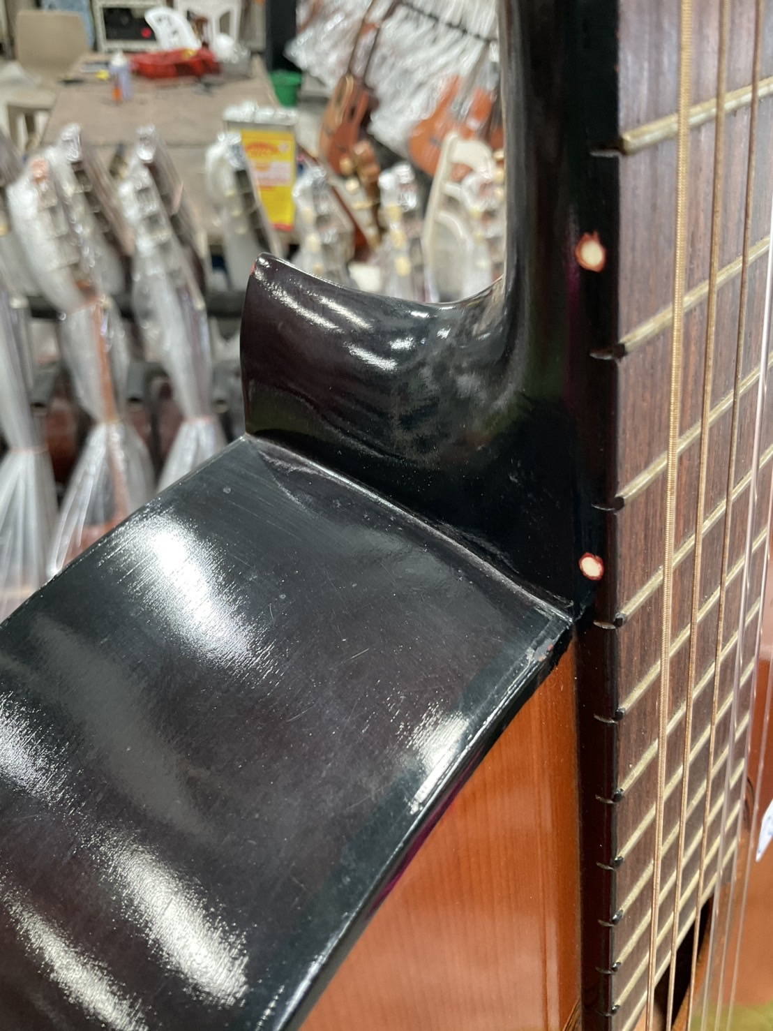 กีต้าร์คลาสสิค ยี่ห้อตามภาพ