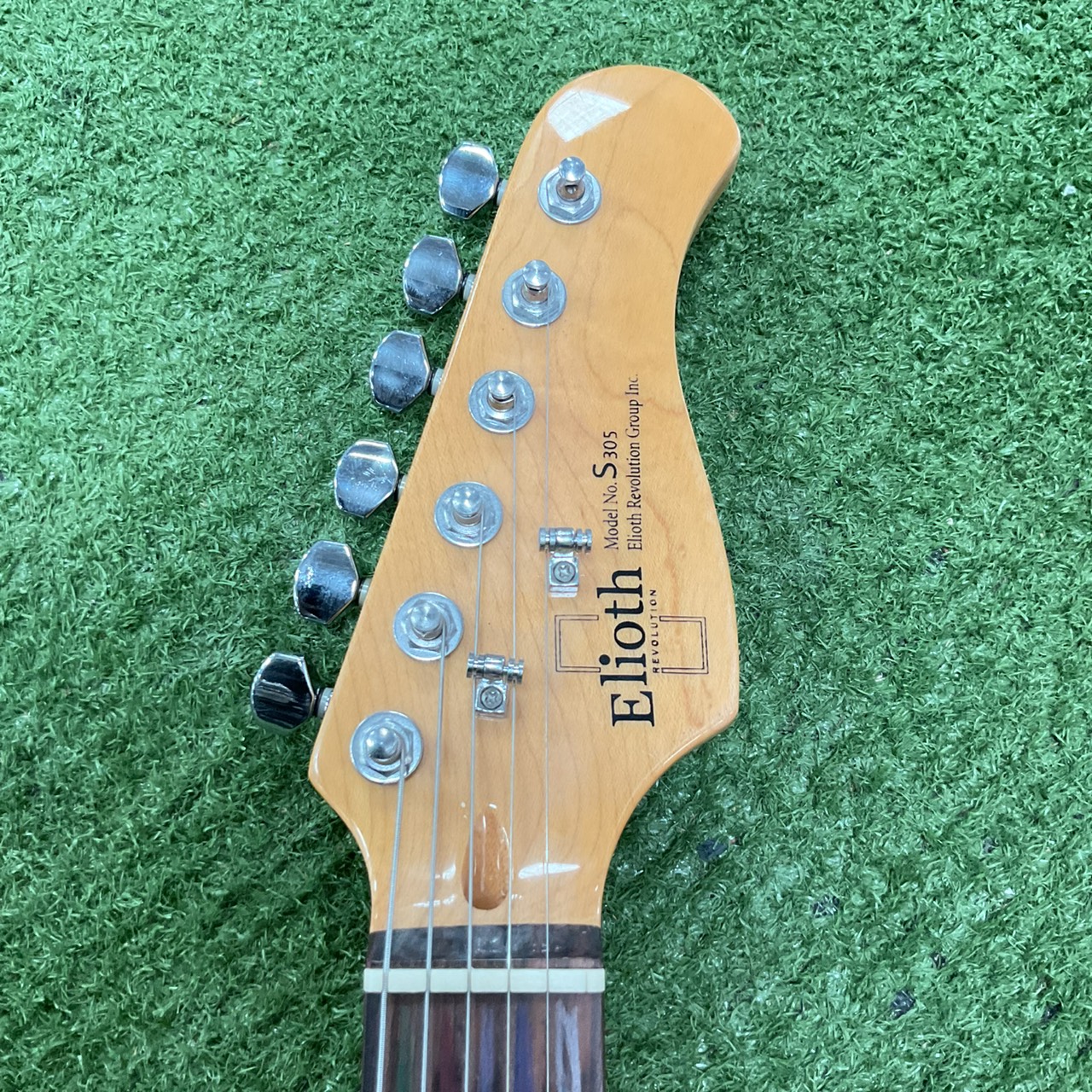 กีต้าร์ไฟฟ้า Elioth : S305
