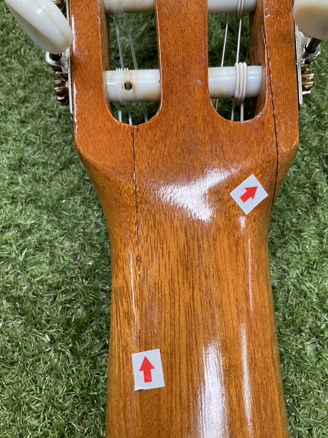 กีต้าร์คลาสสิค ยี่ห้อตามภาพ