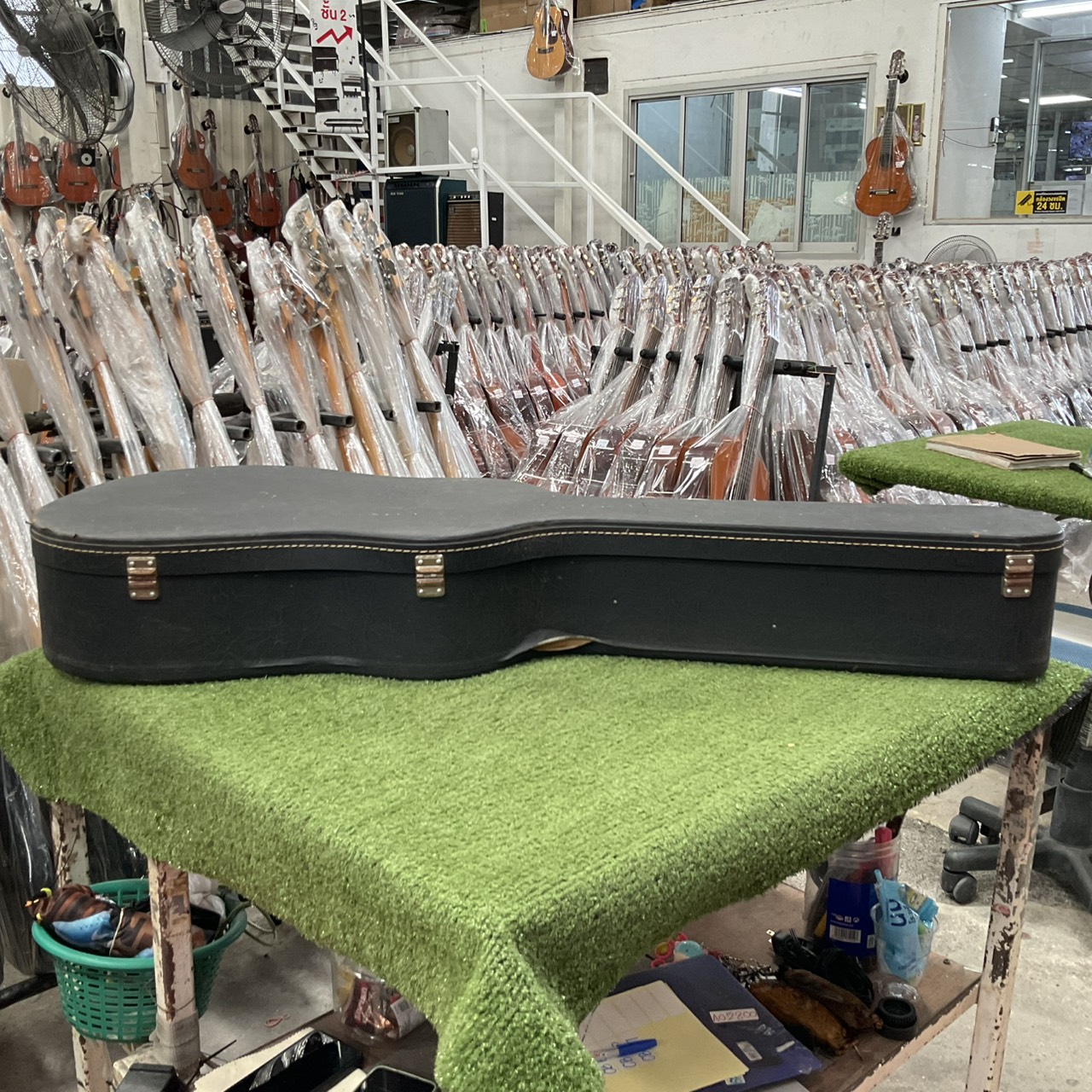 กล่องเคสกีต้าร์โปร่ง