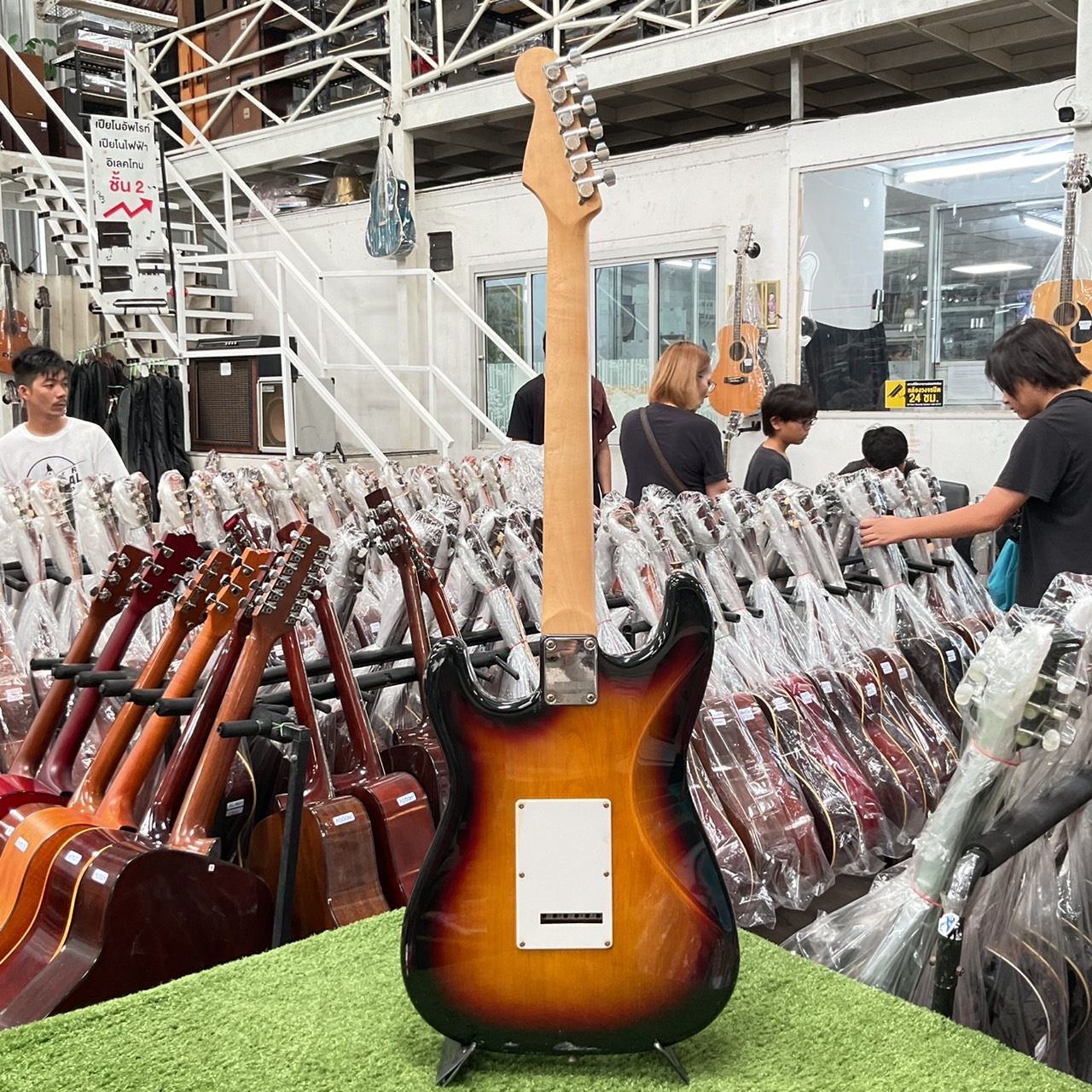 กีต้าร์ไฟฟ้า BUSKER'S