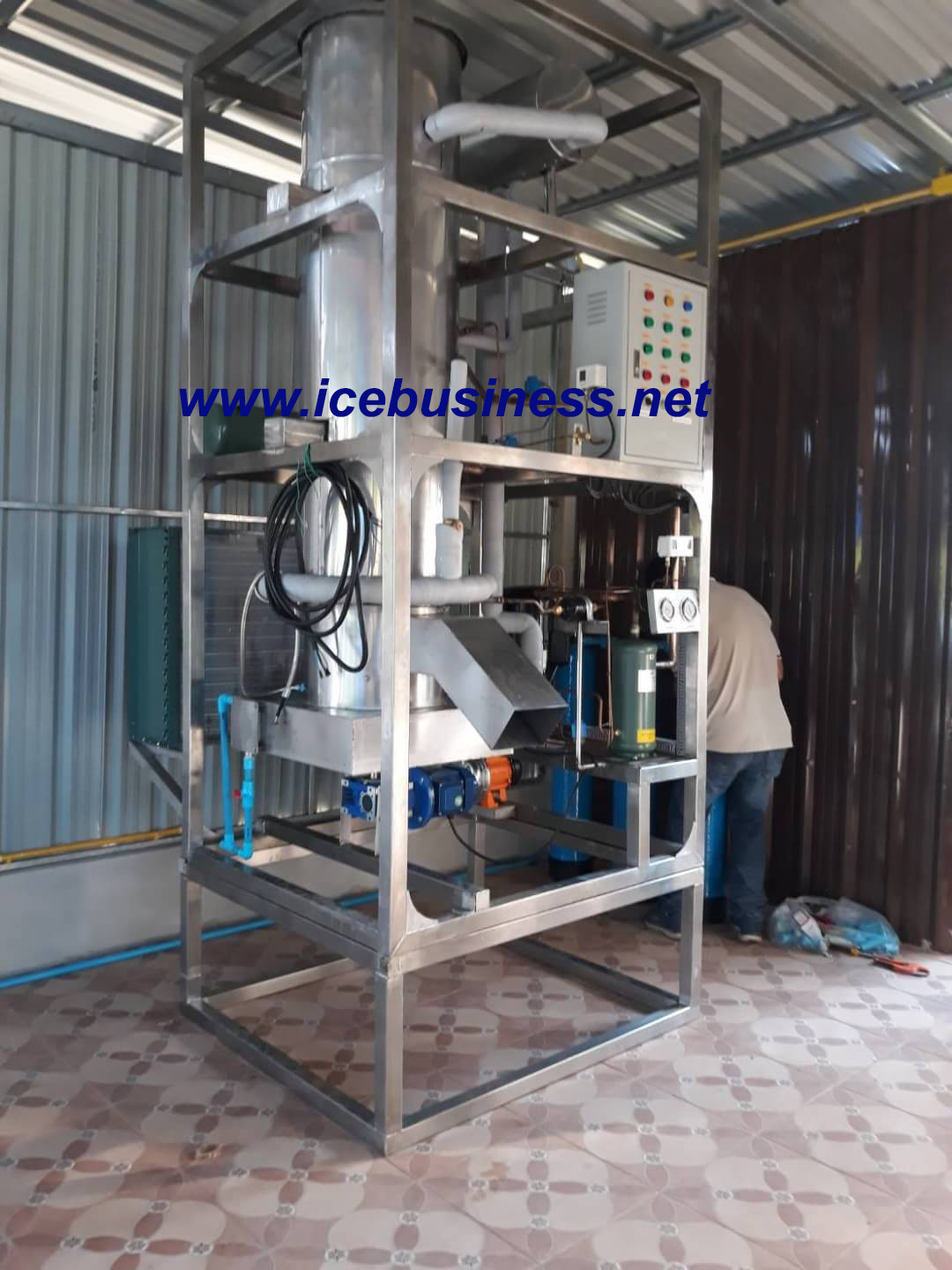 เครื่องทำน้ำแข็งหลอด 2 ตัน/วัน