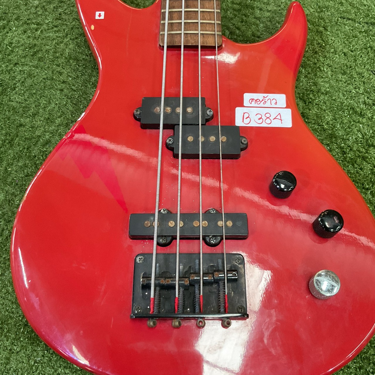 กีต้าร์เบส Aria Pro II : VANGUARD