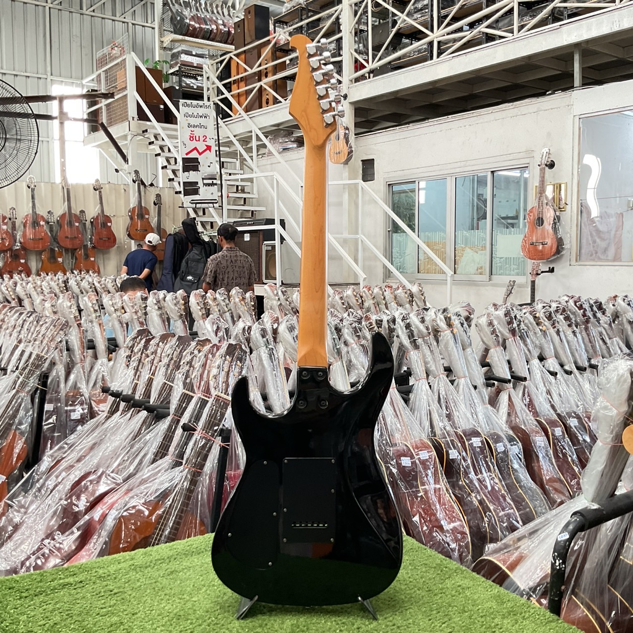 กีต้าร์ไฟฟ้า CHATTING BIRD