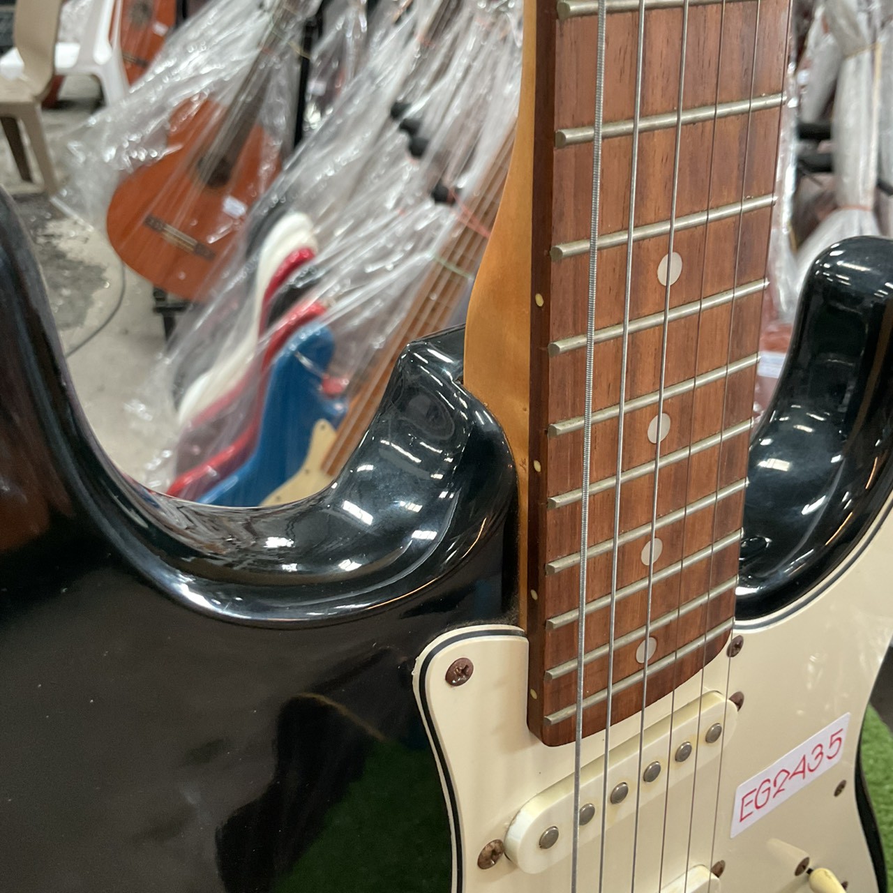 กีต้าร์ไฟฟ้า Maison