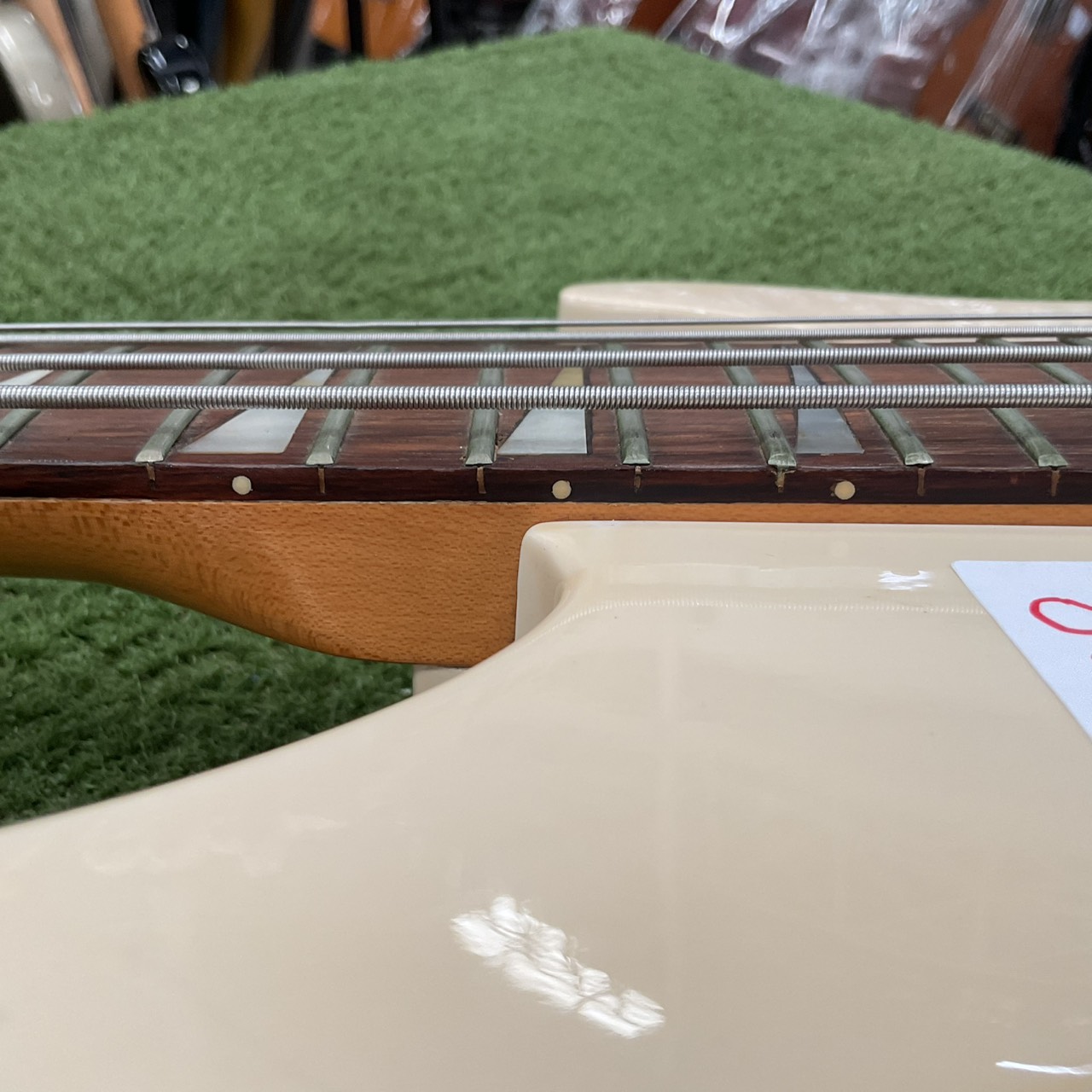 กีต้าร์เบส STRAINER : JS