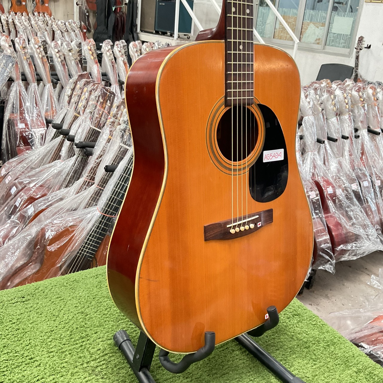 กีต้าร์โปร่ง Phenix : W130