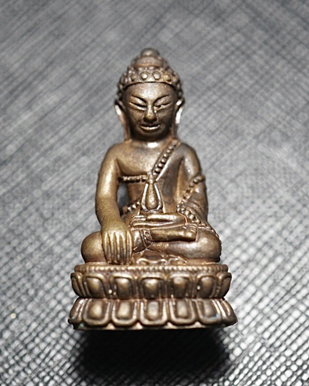 พระกริ่งชินบัญชร (เนื้อโลหะผสมรมดำ) Phra Kring Chinnabanchorn (Black alloy material). SKU-03261