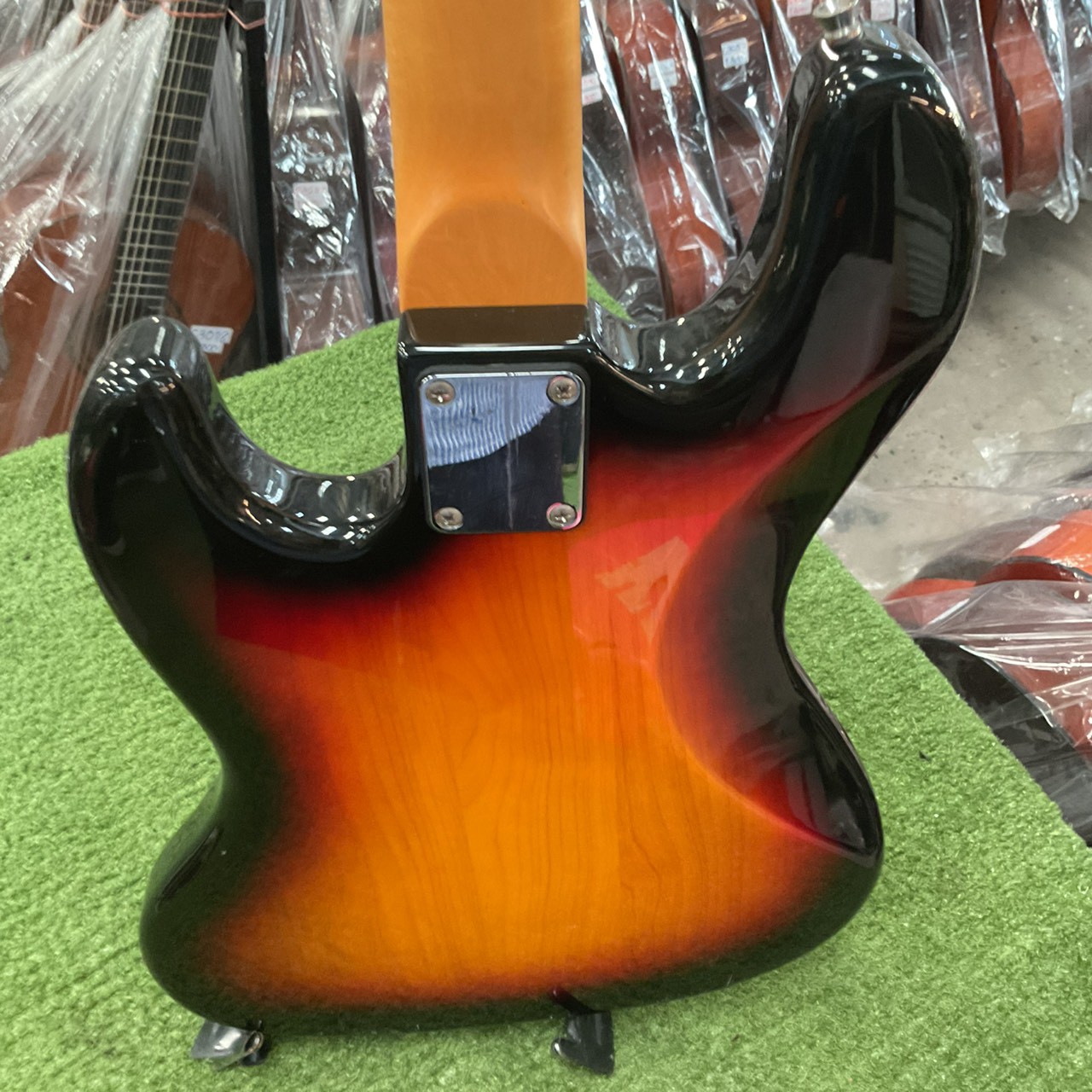 กีต้าร์เบส PlayTech