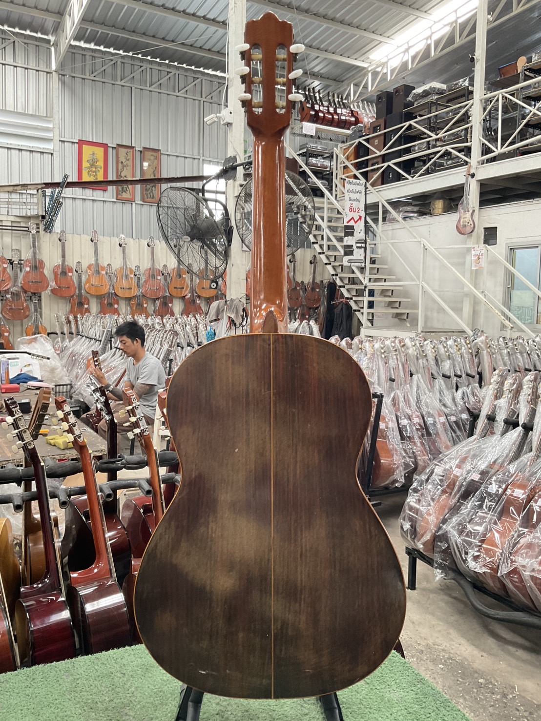 กีต้าร์คลาสสิค Abe Gut : 63D