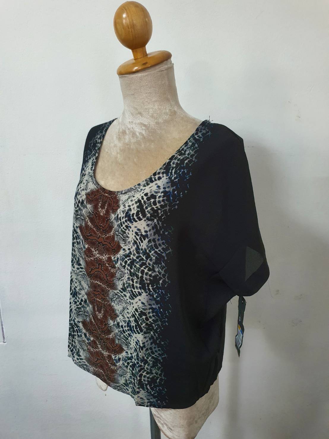FF06393 เสื้อชีฟอง สีดำลาย ของใหม่ แบรนด์ MOSSIMOS อก free- 48 นิ้ว