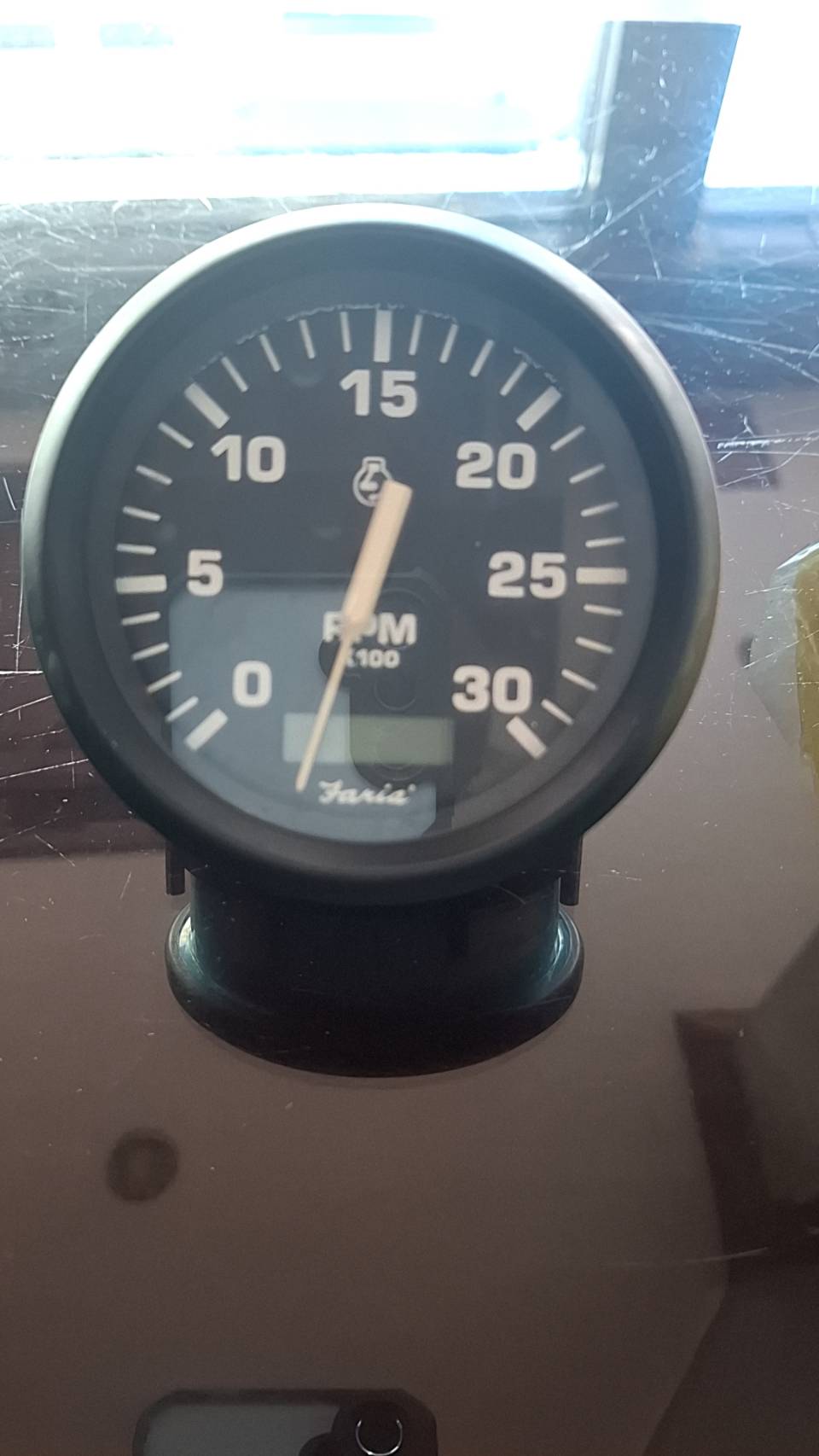 เกจ์วัดรอบ FARIA 3000 RPM 3.5 นิ้ว วัดชั่วโมงในตัว 12V ต่อกับไดชาร์ท ไฟร์วีล + เซ็นเซอร์ 5 หุน