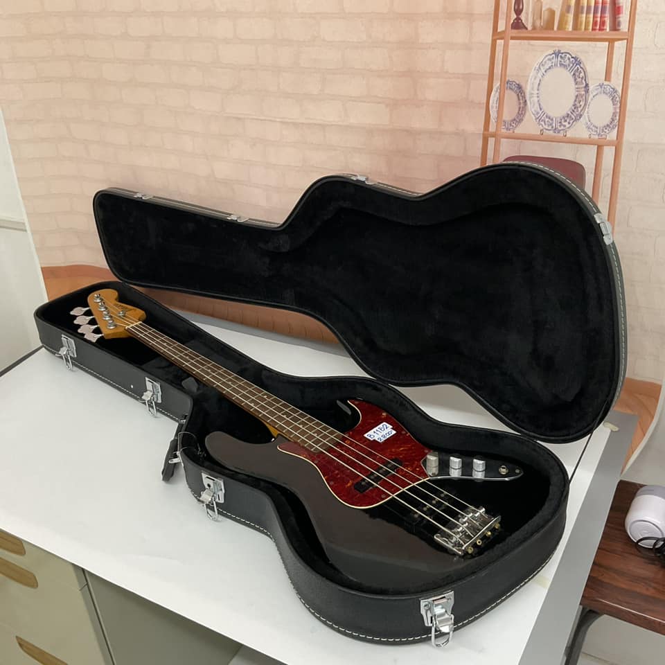 กล่องเคสกีต้าร์เบสไฟฟ้า