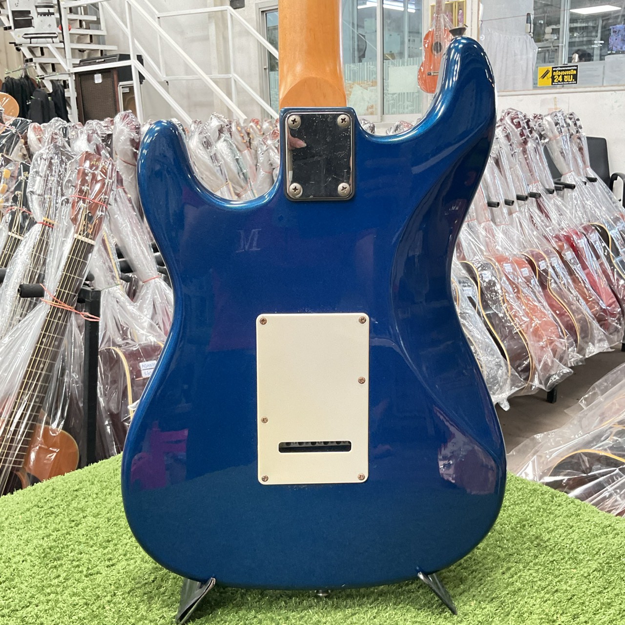 กีต้าร์ไฟฟ้า Legend