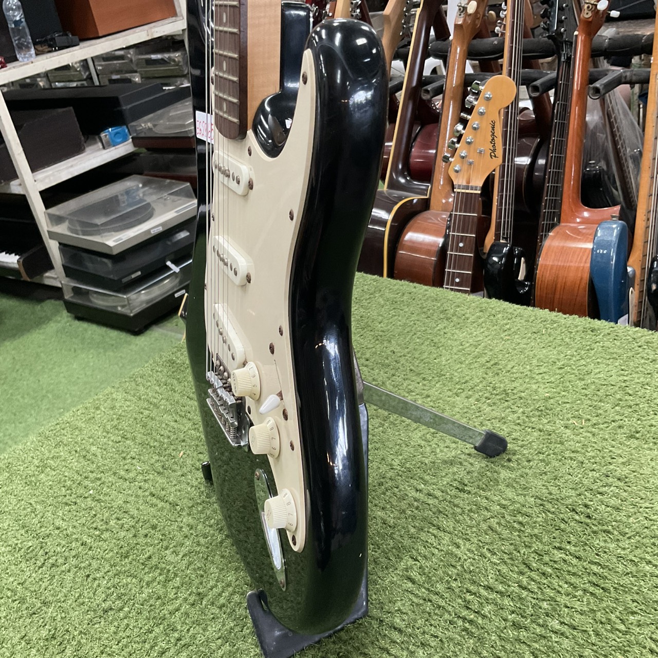 กีต้าร์ไฟฟ้า Photogenic