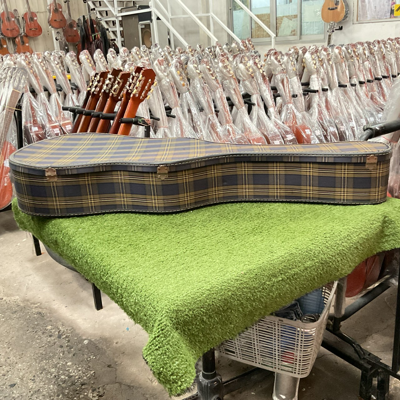 กล่องเคสกีต้าร์โปร่ง