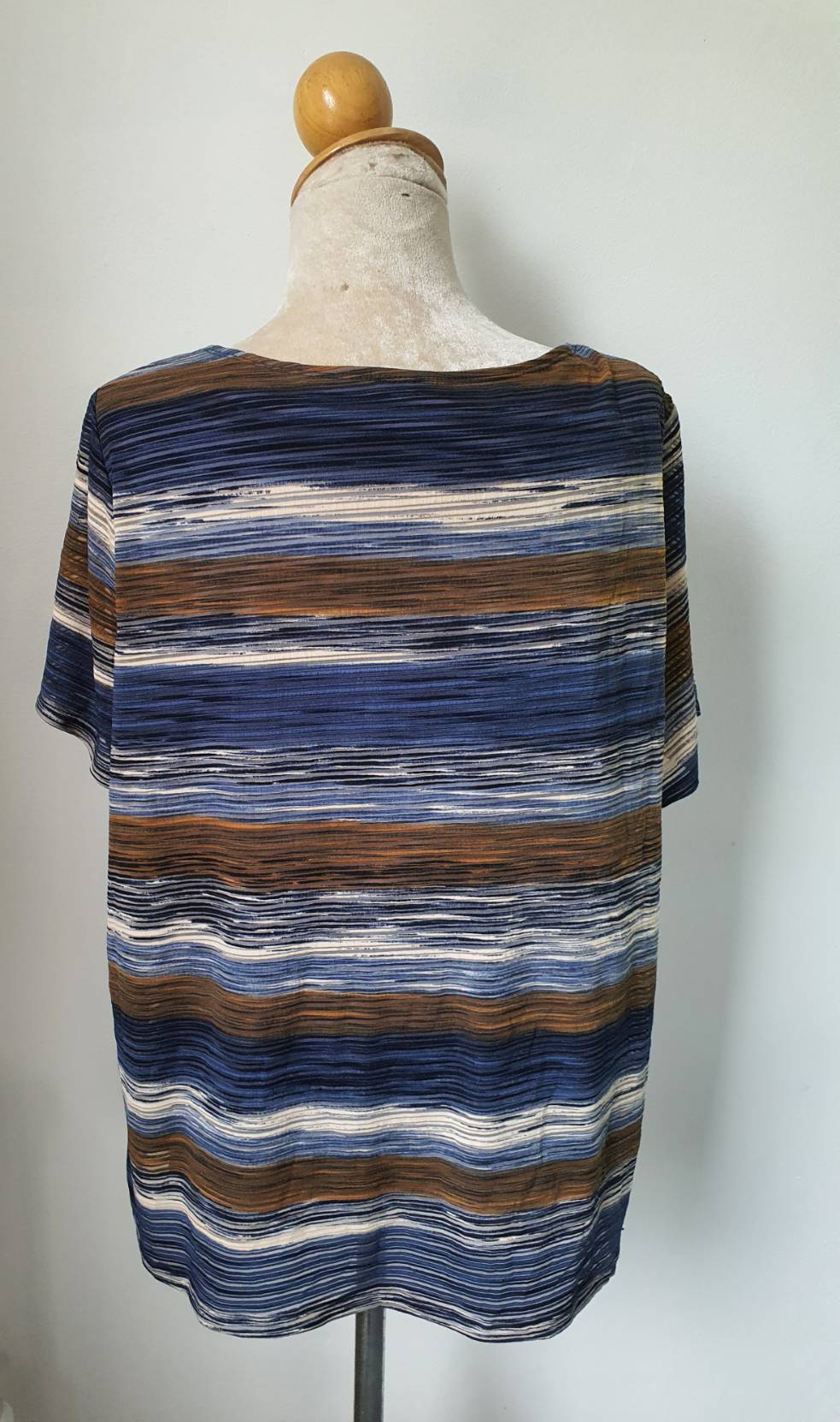 FF04492 เสื้อผ้ามือสอง สีฟ้าลายน้ำตาล แบรนด์ CATO อก 44-48 นิ้ว