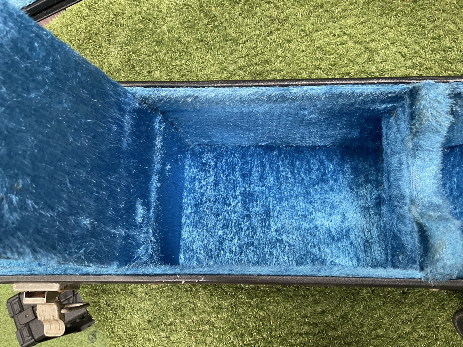 กล่องเคสกีต้าร์โปร่ง