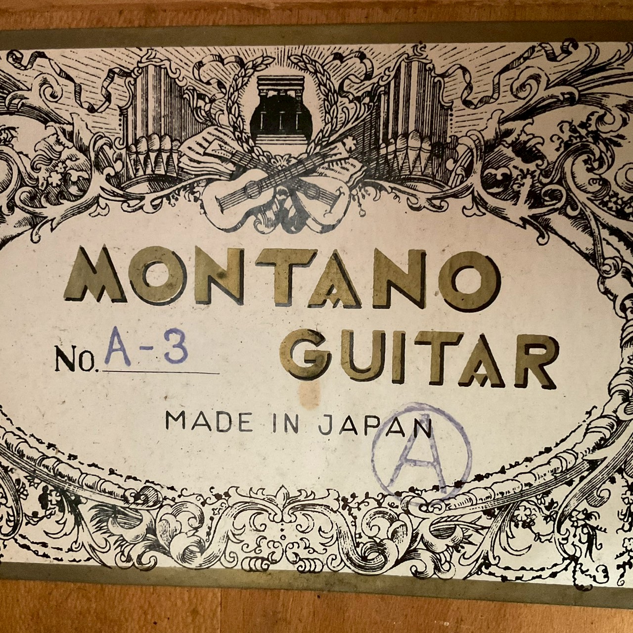 กีต้าร์คลาสสิค MONTANO : A-3