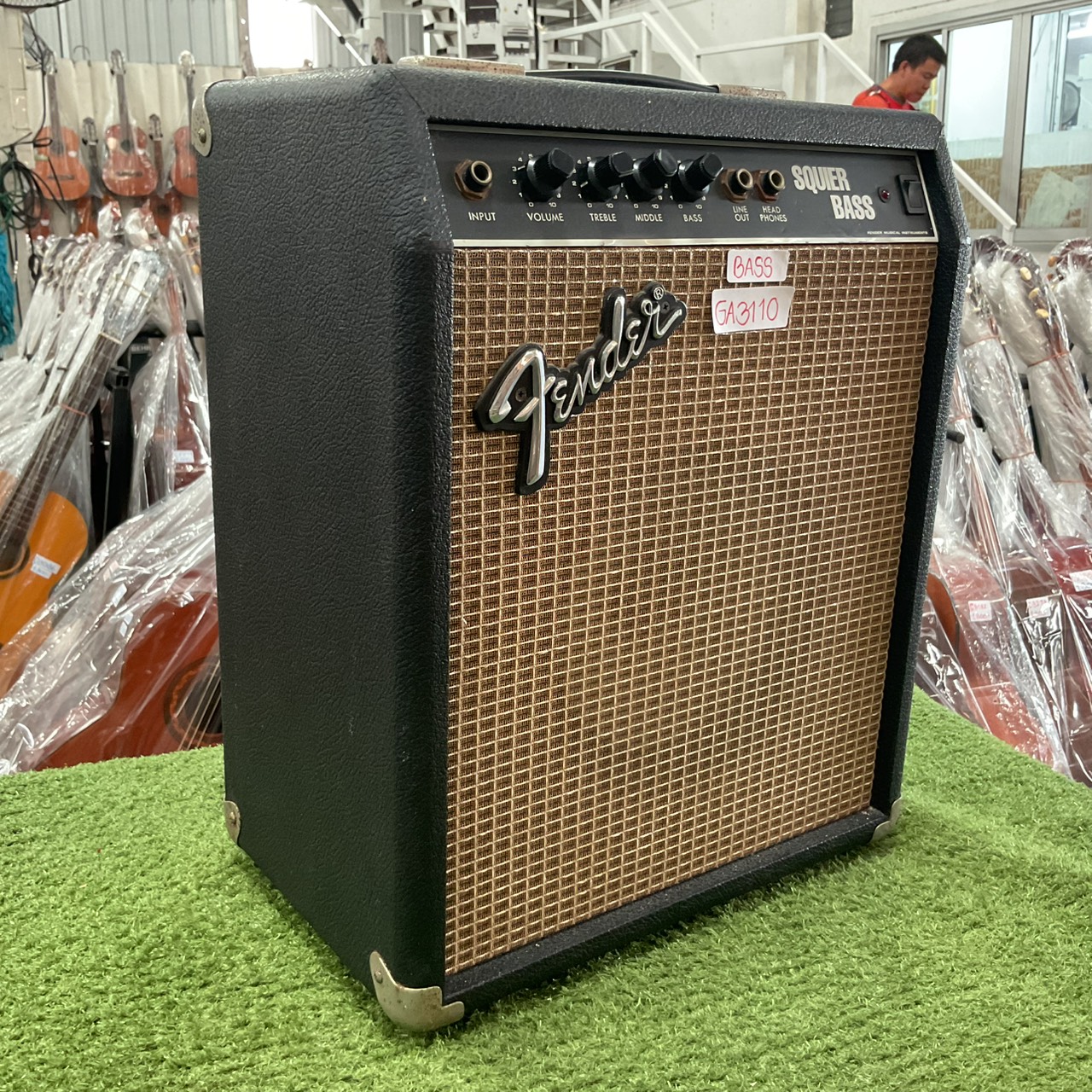 แอมป์เบส Fender : SQUIER BASS