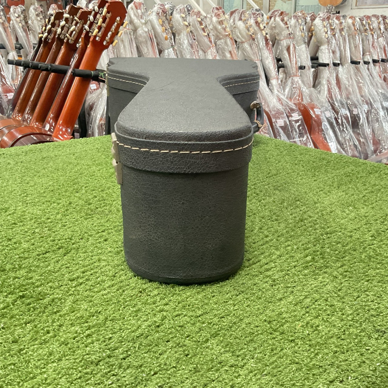 กล่องเคสกีต้าร์โปร่ง