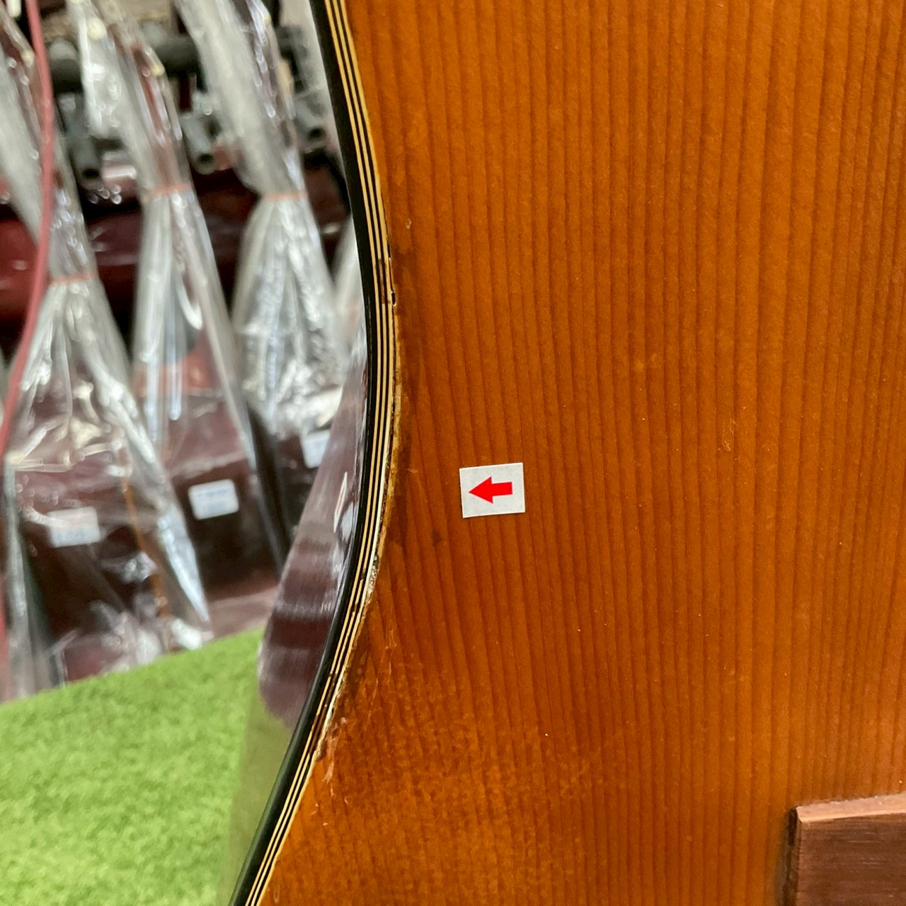 กีต้าร์โปร่ง Ariana : A790