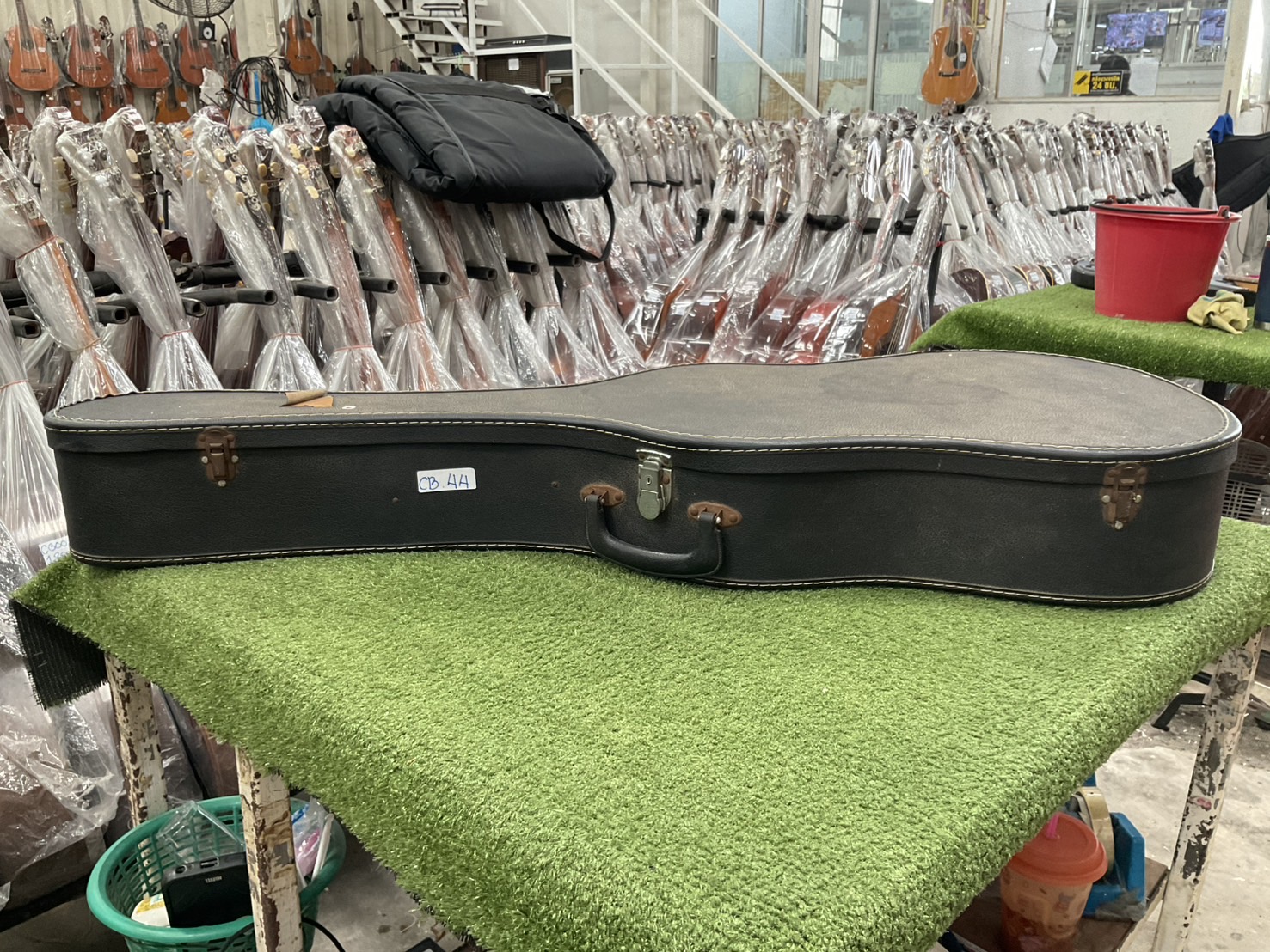 กล่องเคสกีต้าร์คลาสสิค