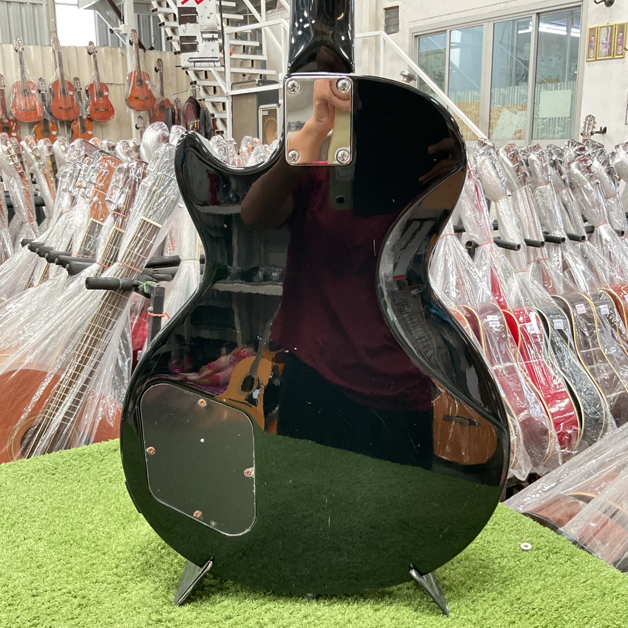 กีต้าร์ไฟฟ้า Grass Roots