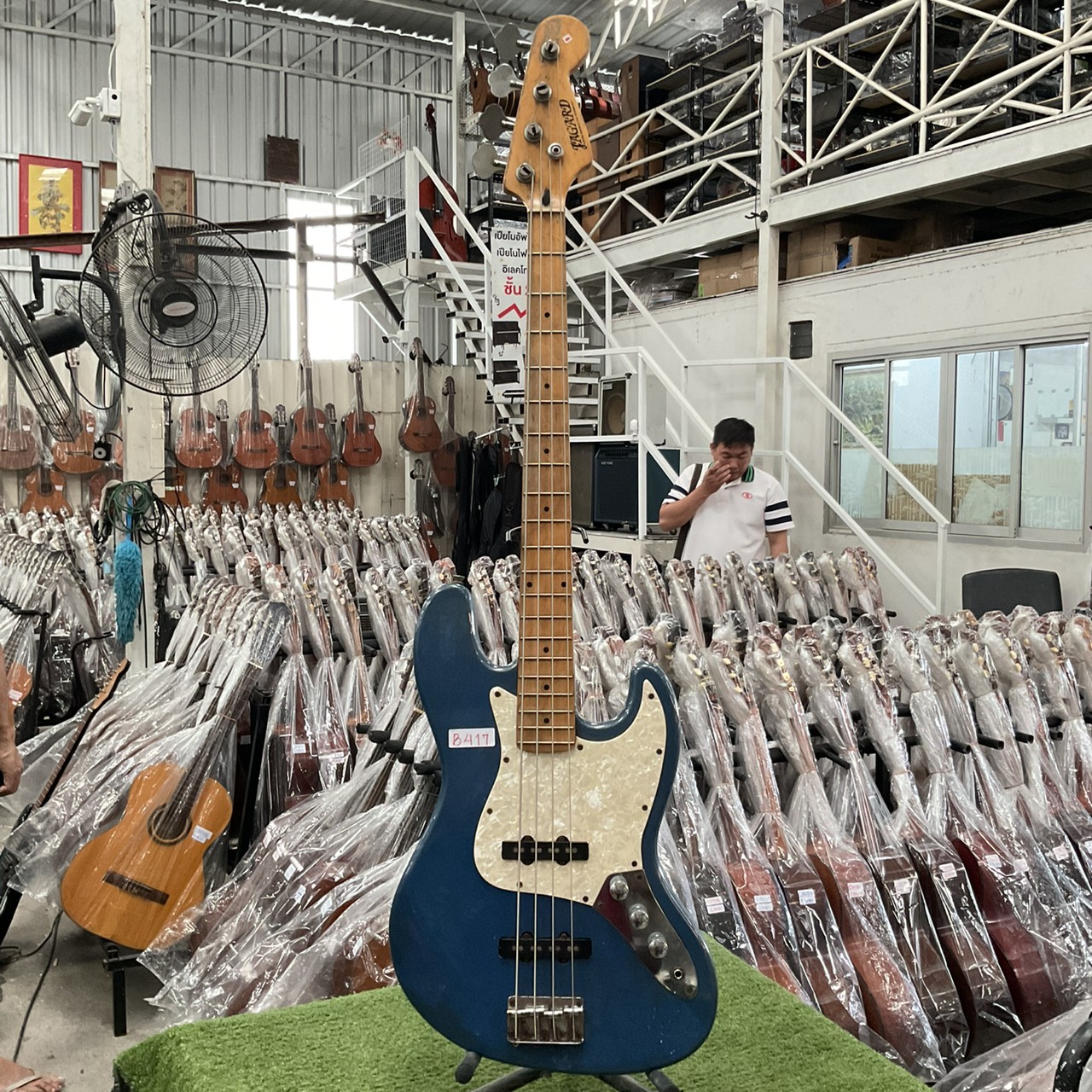 กีต้าร์เบส JAGARD