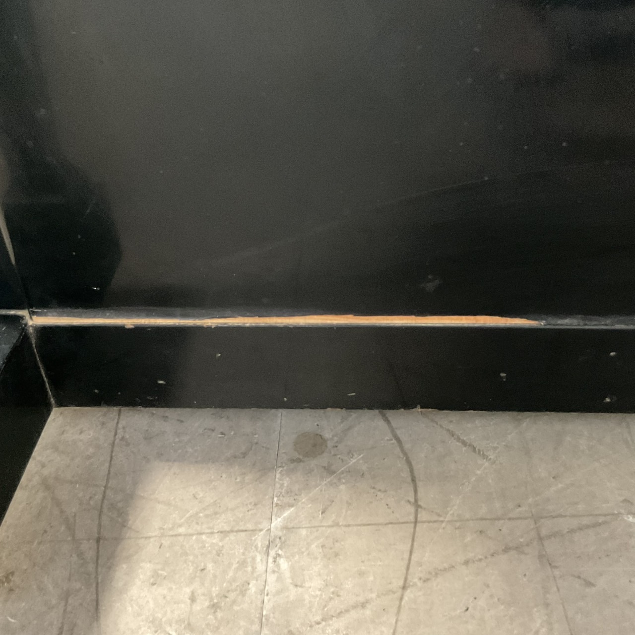 เปียโนอัพไลท์ Schweizerstein : HU-200