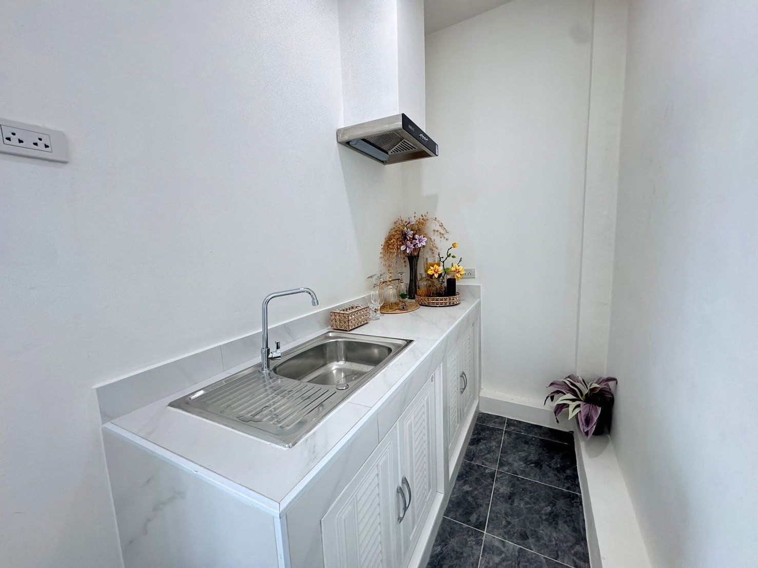 บ้านมือ1พัทยา ซอยสยามคันทรีคลับ หมู่บ้านรัตนากรวิลเลจ 17 2 ห้องนอน 3 ห้องน้ำ ทาวน์โฮม 2 ชั้น สไตล์ยุโรป