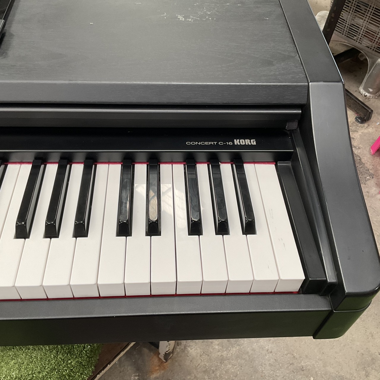 เปียโน KORG : C-16