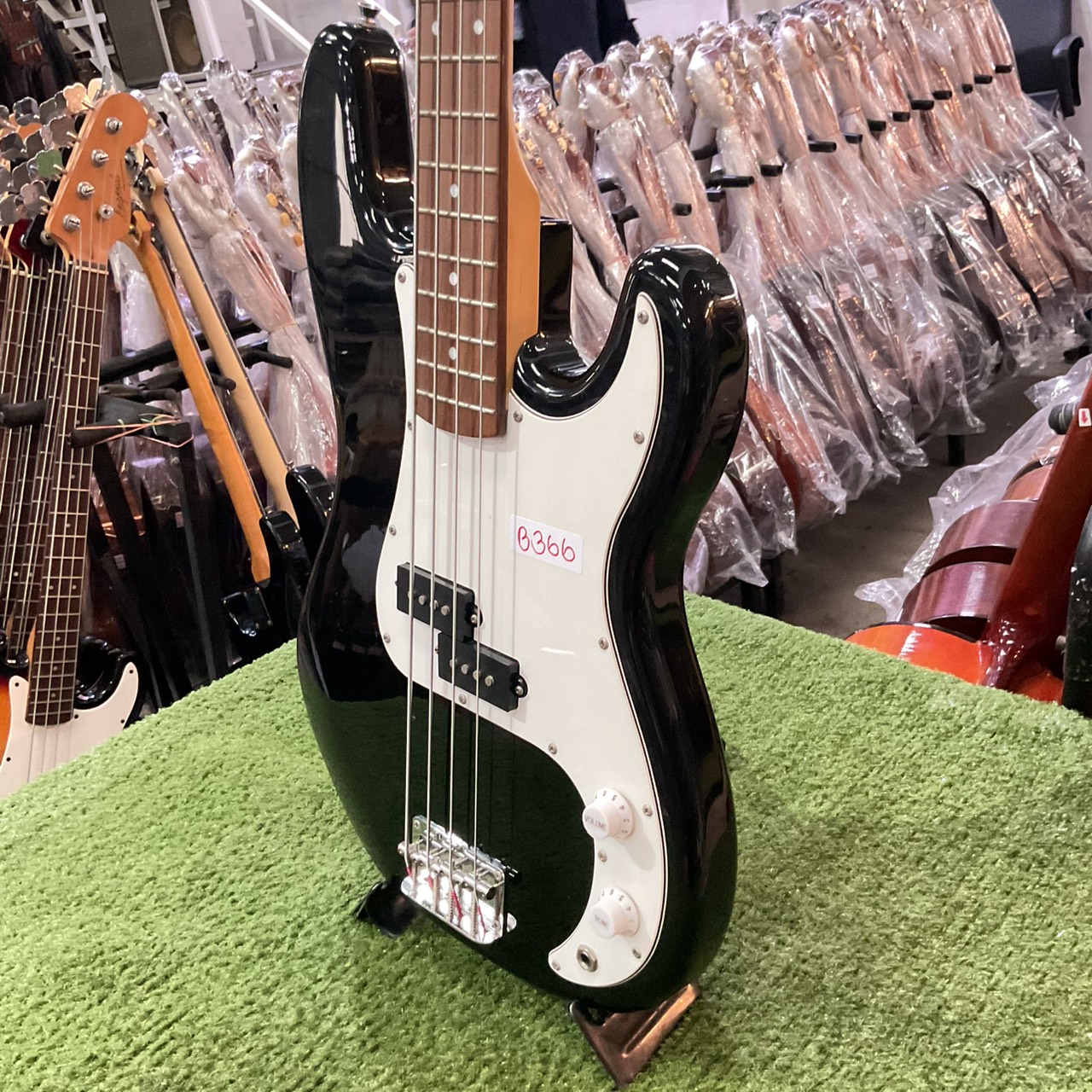 กีต้าร์เบส SELDER