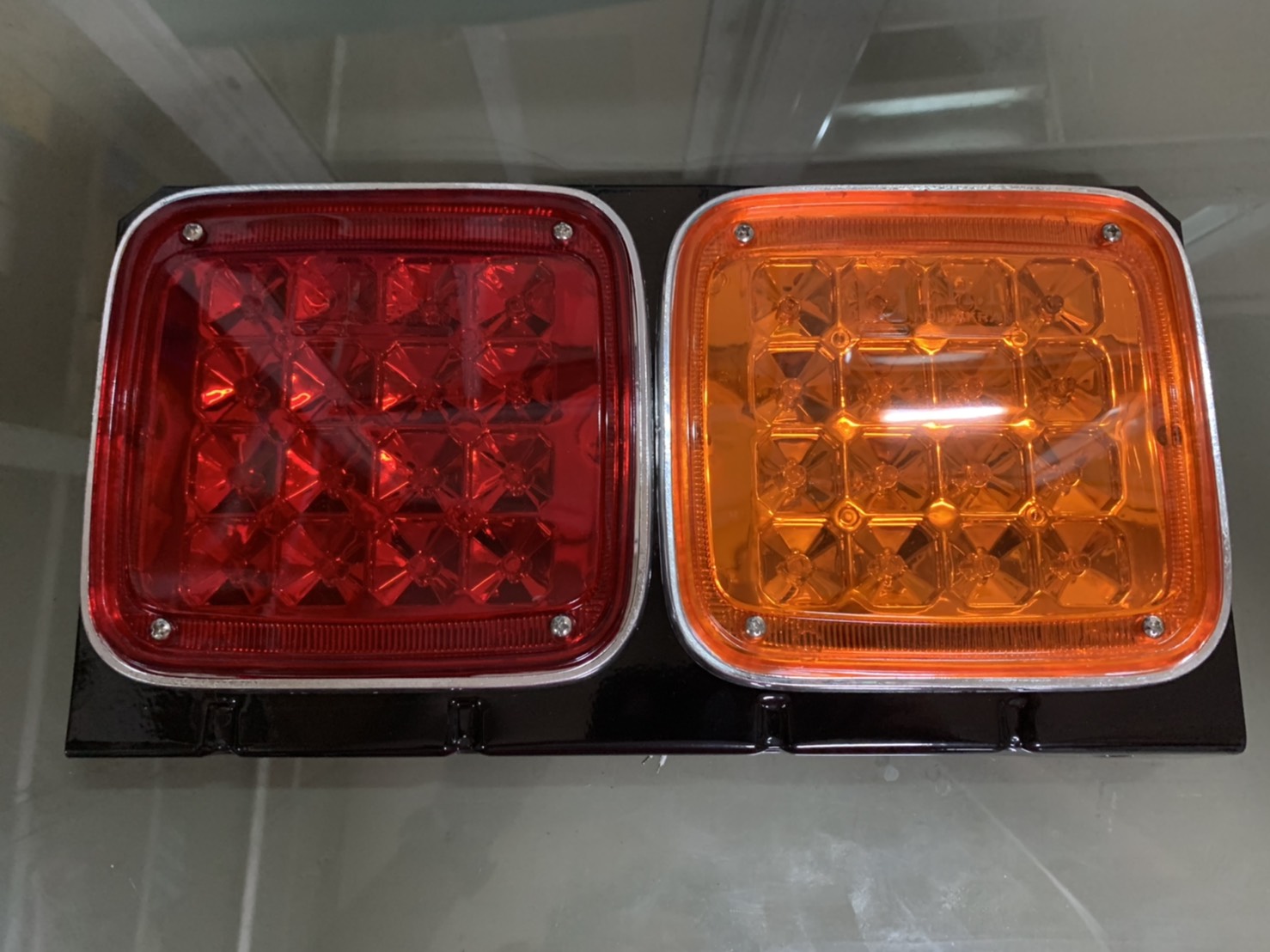 ไฟท้าย JCM 2 ตอน LED เหล็ก