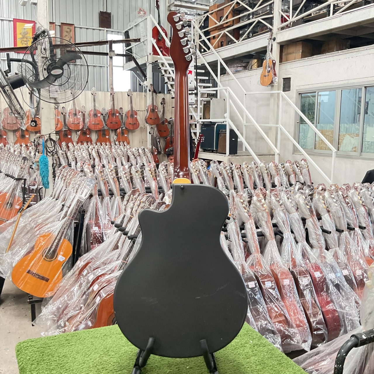 กีต้าร์โปร่งไฟฟ้า YAMAHA : APX-6S