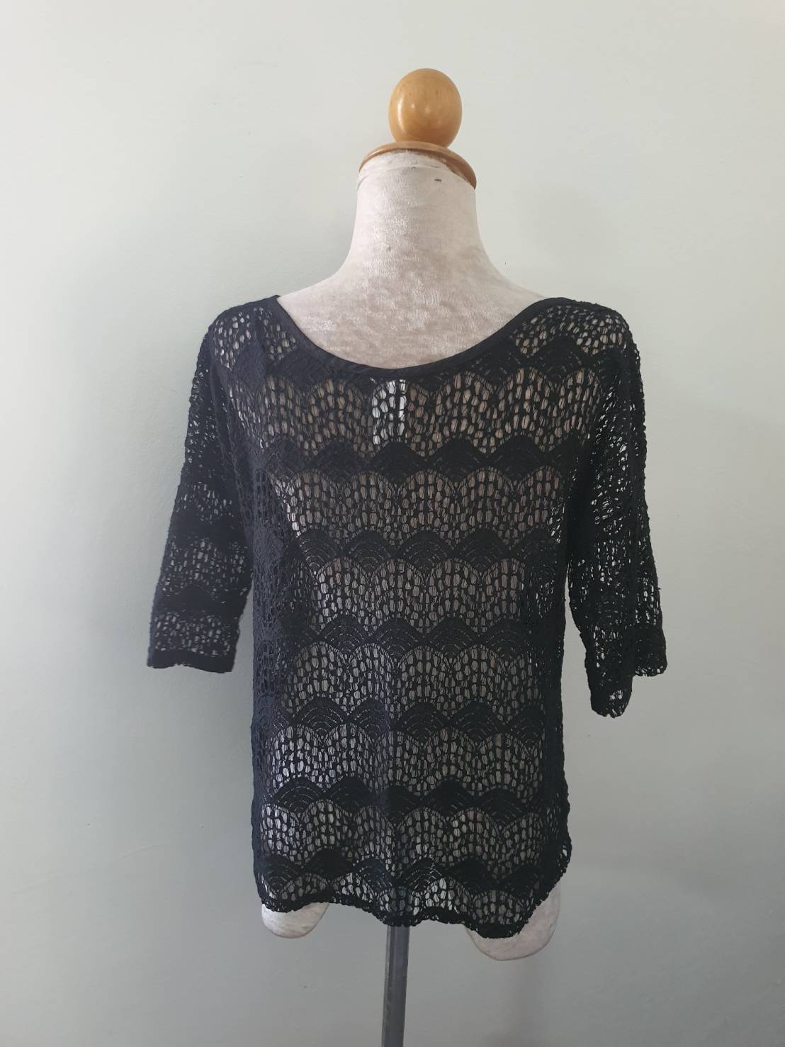 FF06199 เสื้อผ้าถัก สีดำ มือสอง อก 36-38 นิ้ว