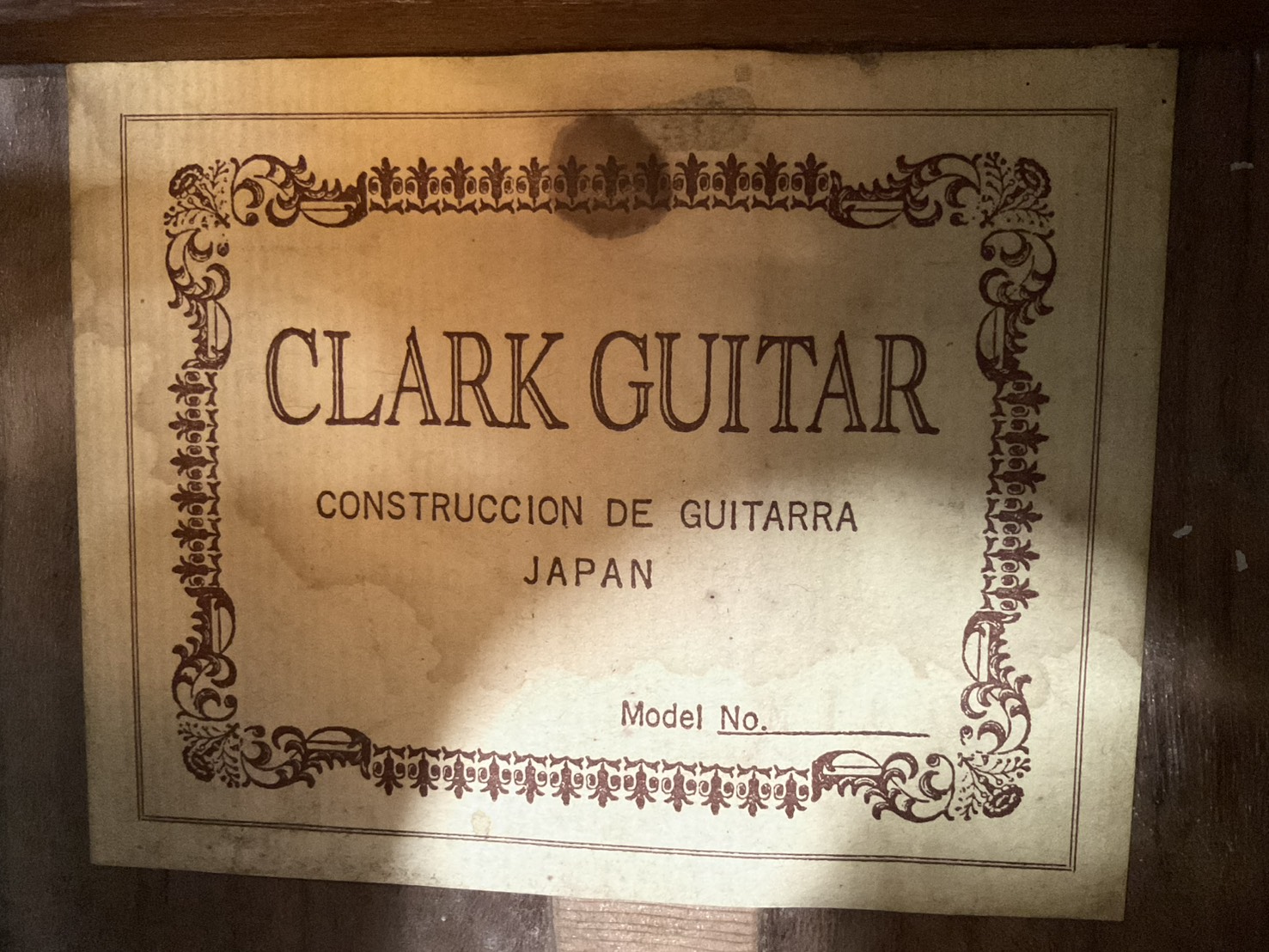 กีต้าร์คลาสสิค CLARK GUITAR : NO.10