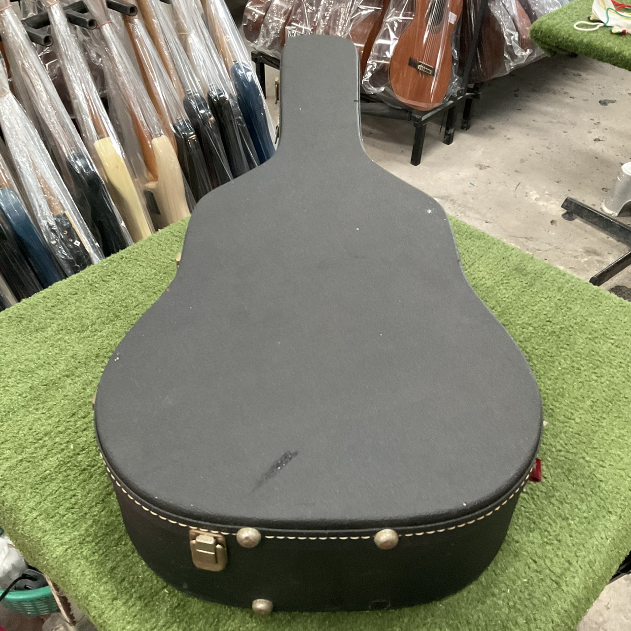 กล่องเคสกีต้าร์โปร่ง