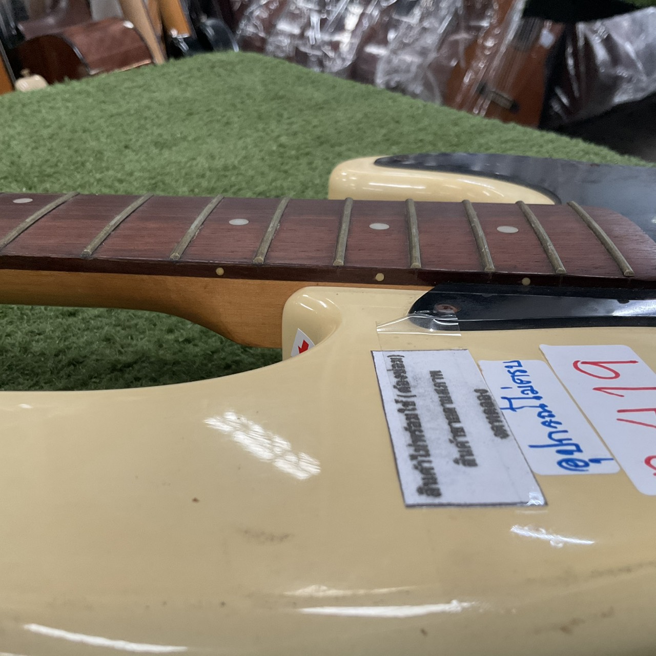 กีต้าร์เบส Birth สินค้าไม่พร้อมใช้งาน (ต้องซ่อม)