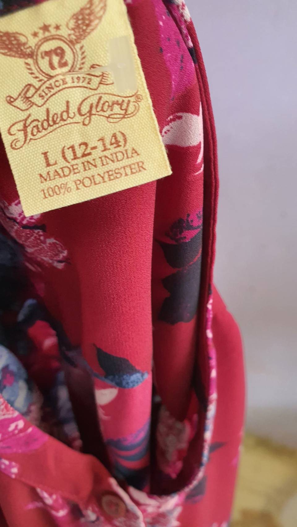 FF02599 เสื้อผ้ามือสอง สีแดง แบรนด์ Faded Glory อก free-45 นิ้ว