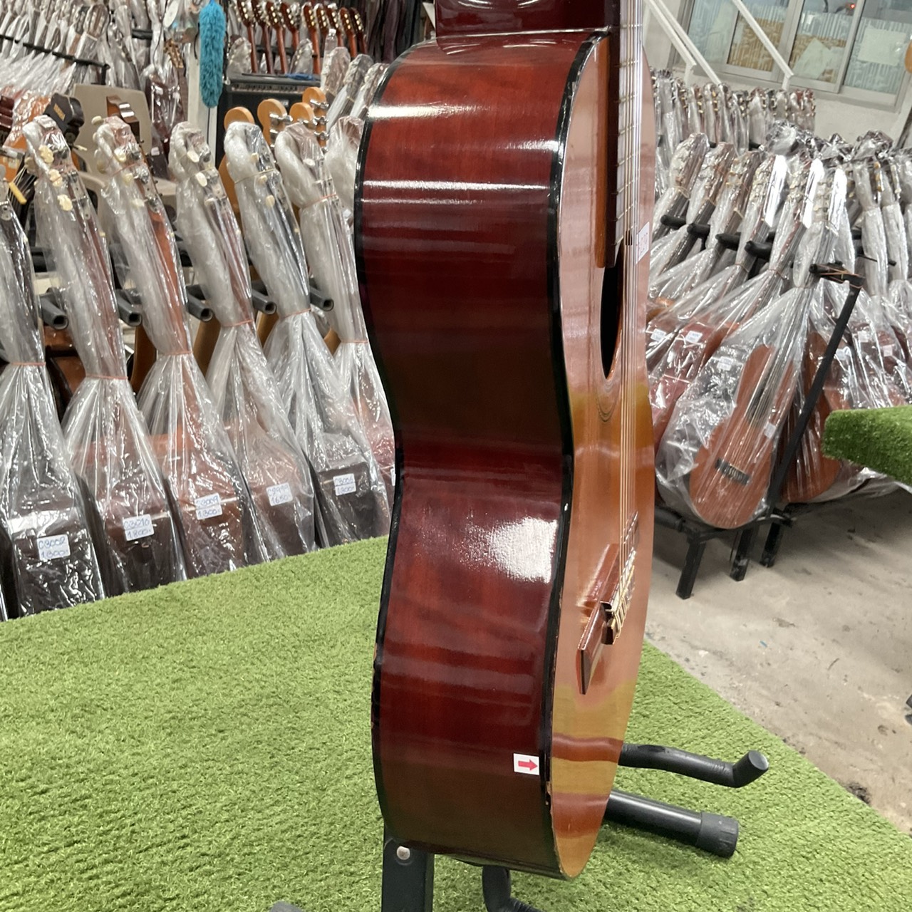 กีต้าร์คลาสสิค ISUMI : No.100